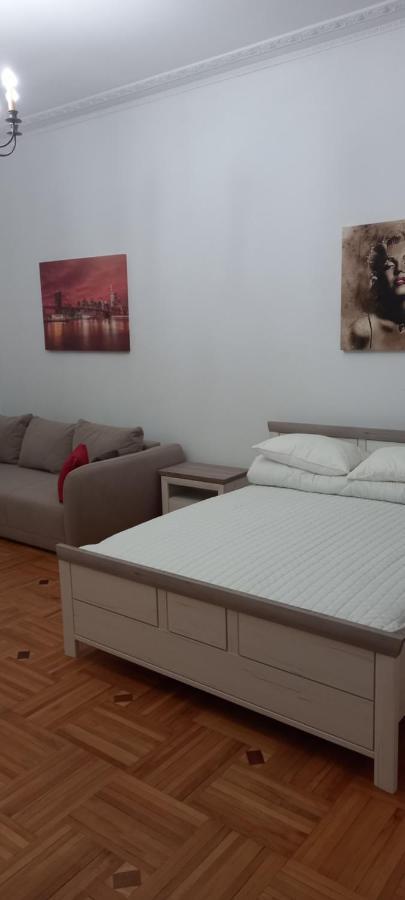 Двох Рівневі Апартаменти В Центрі Lviv Extérieur photo